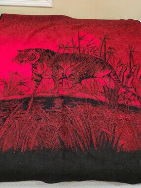 San Marcos Blanket TIGER Queen Size Red/Black